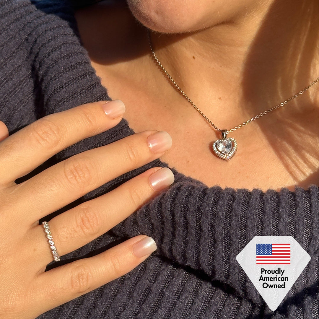 Cate & Chloe Amora 18k White Gold Plated Halo Heart Pendant Necklace with Simulated Diamond Crystals